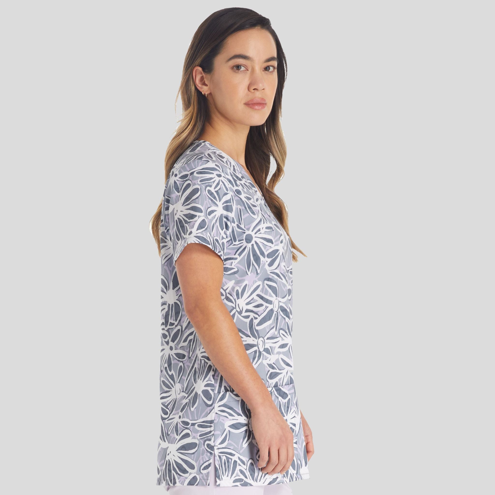 Lazy Daisies Print Scrub Top