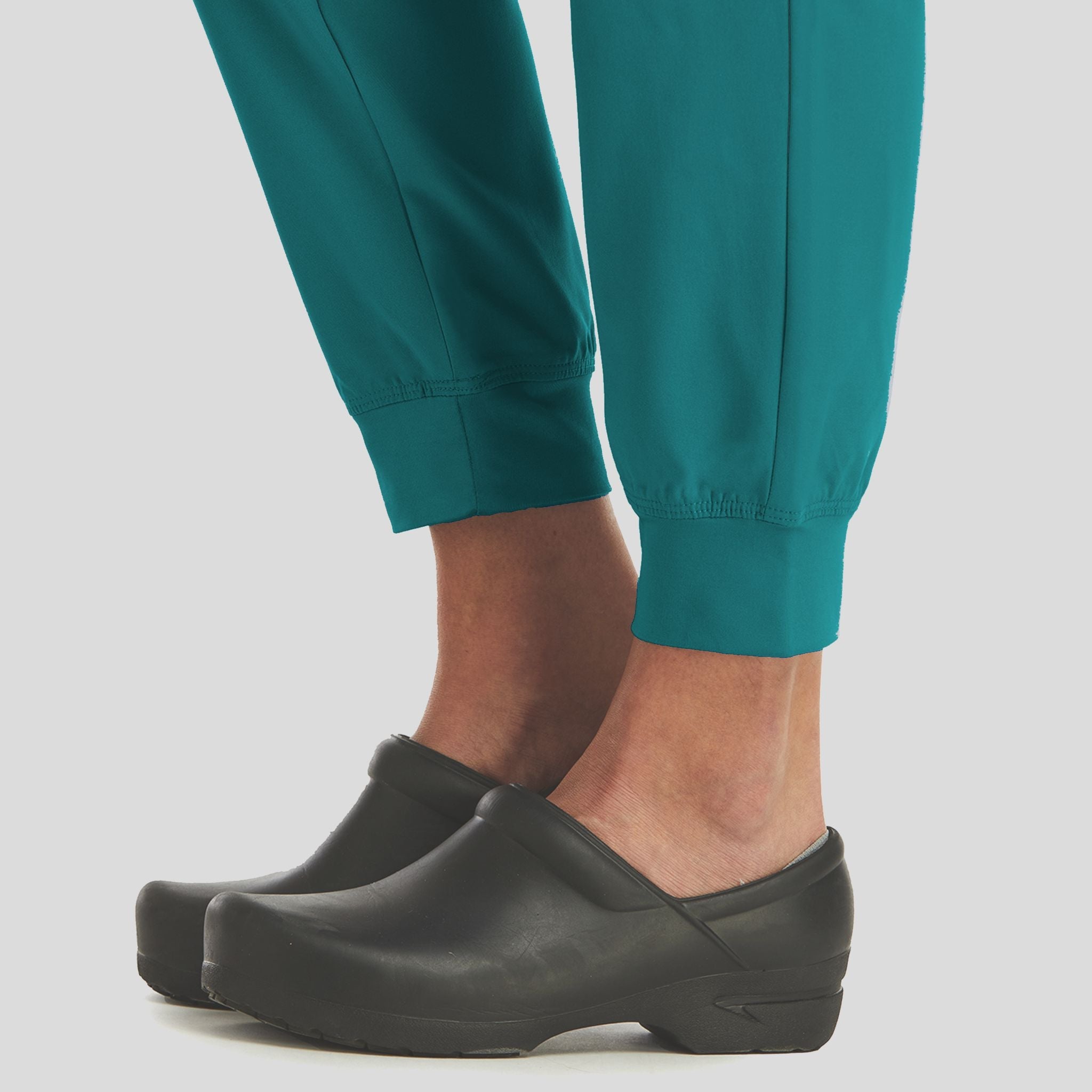 Maevn_Momentum_5092_teal_detail2